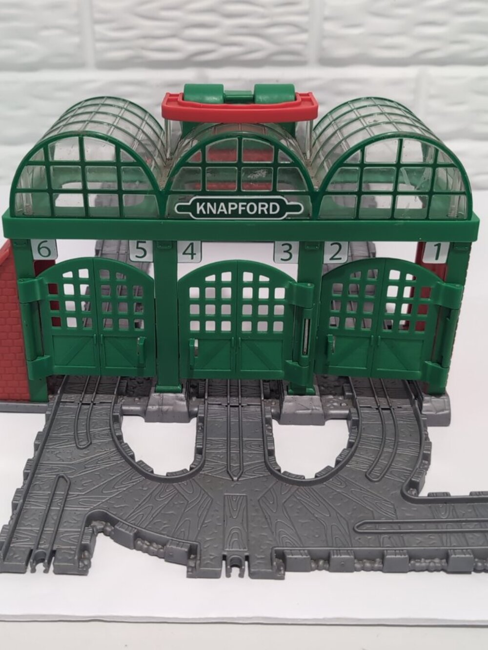 Mattel Thomas the Train Take-n-Play Knapford Station Folding Play Set 2009